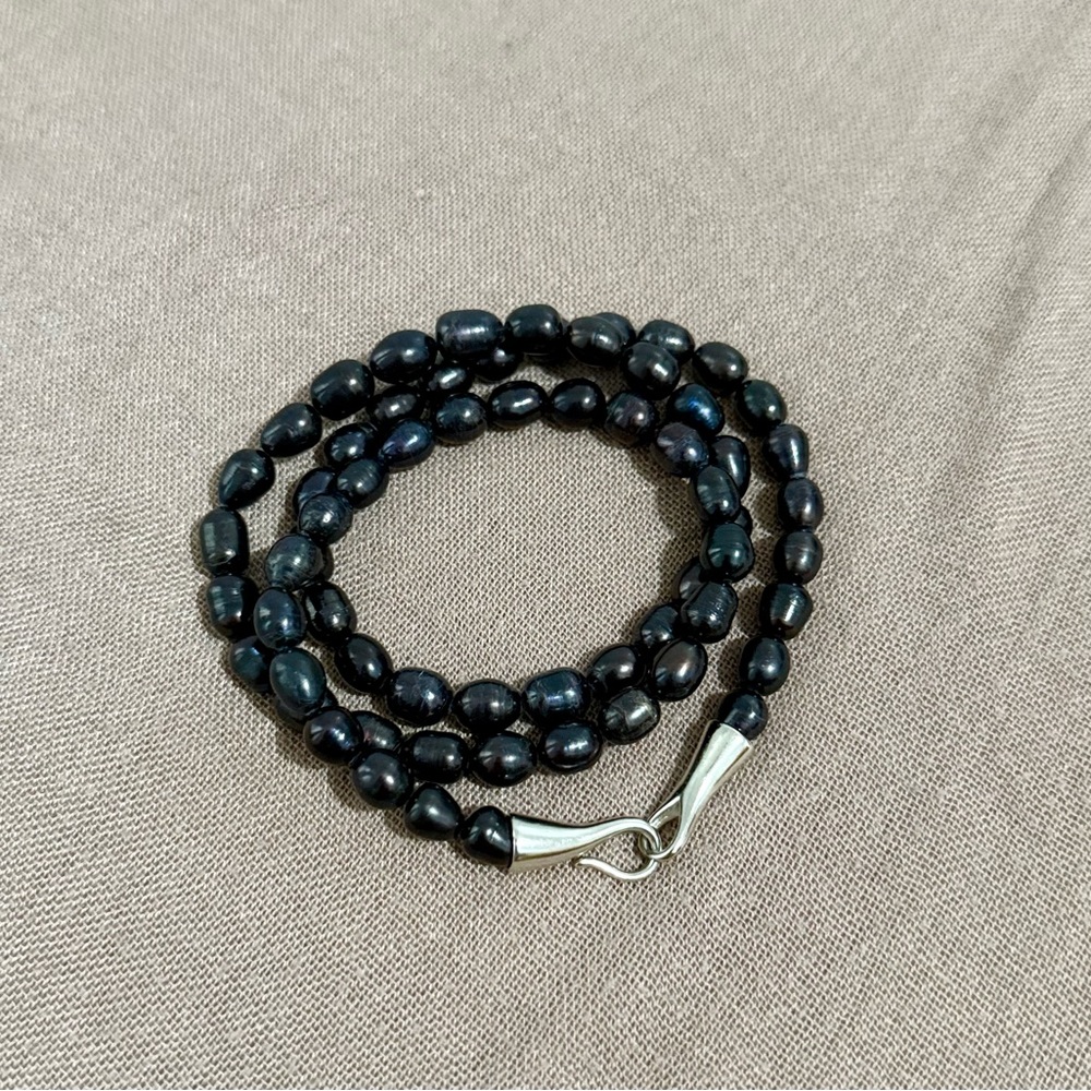 Deep Blue Cultured Pearl Necklace